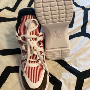 Women lv sneakers size 8